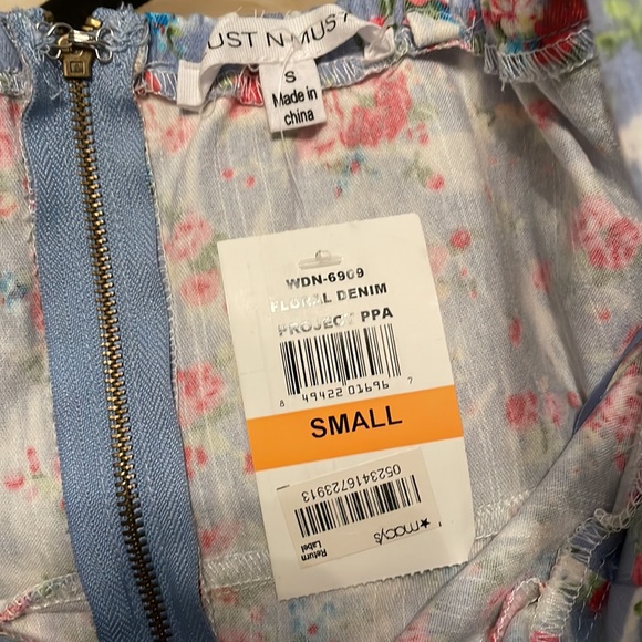 NWT Floral Denim A-Line Dress from Macy’s Size S - Picture 4 of 4